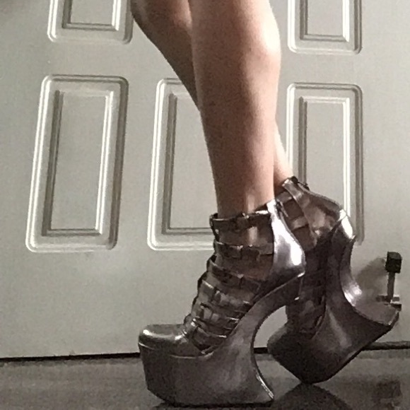 Forever 21 Heel-less shoes - Picture 11 of 12